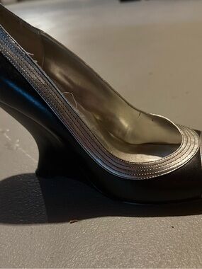 Jennifer Lopez Black Pump with Silver Trim